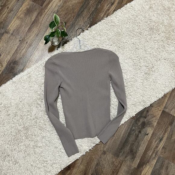 Zara Medium Neutral Gray Ribbed V Neck Minimalist Versatile Modern Sleek Sweater - Picture 5 of 5